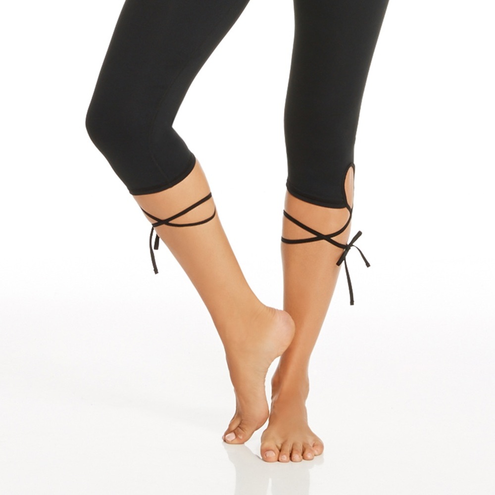 Fabletics Gardenia Crop Leggings